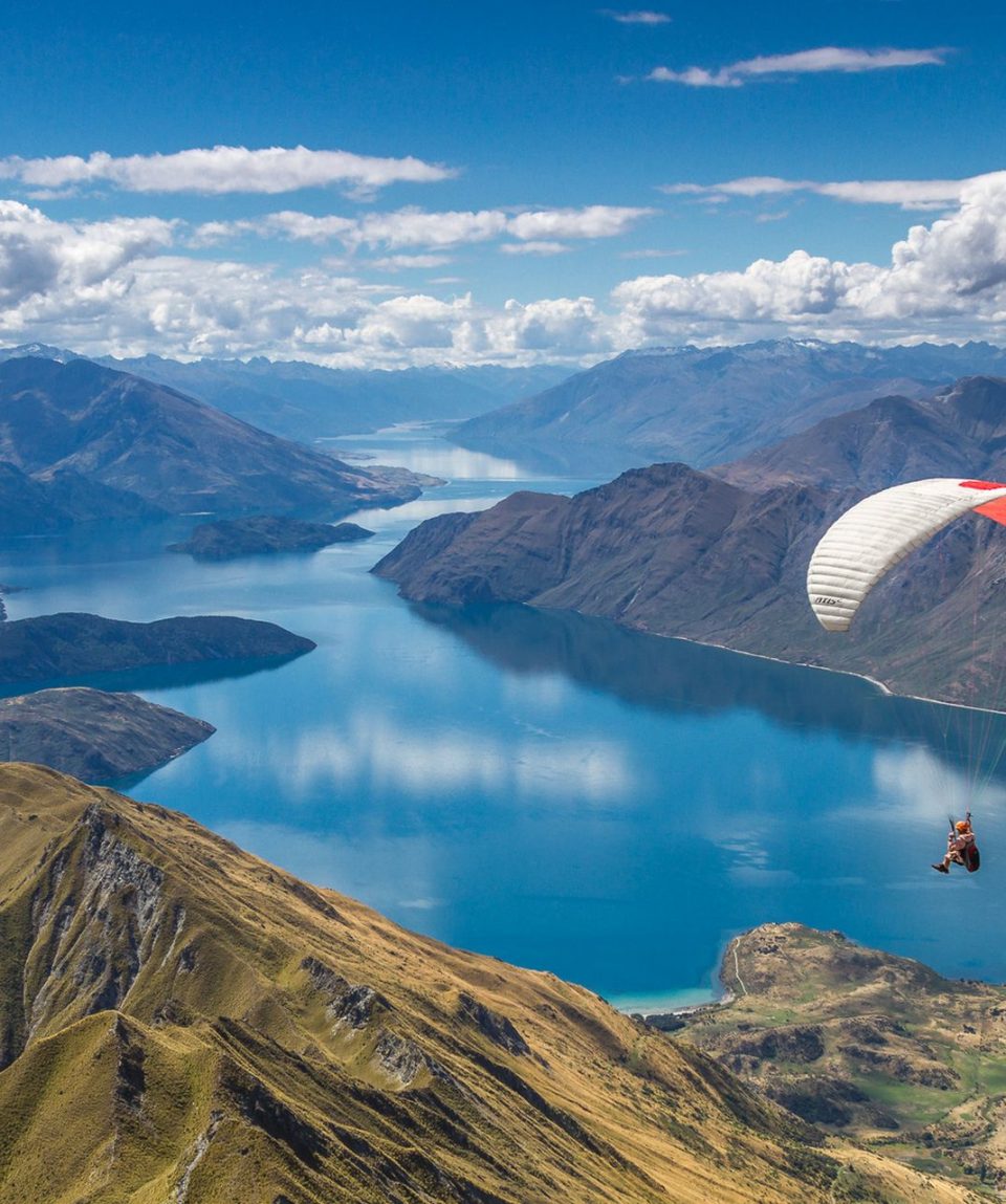 Parachuting-in-Wanaka-New-Zealand